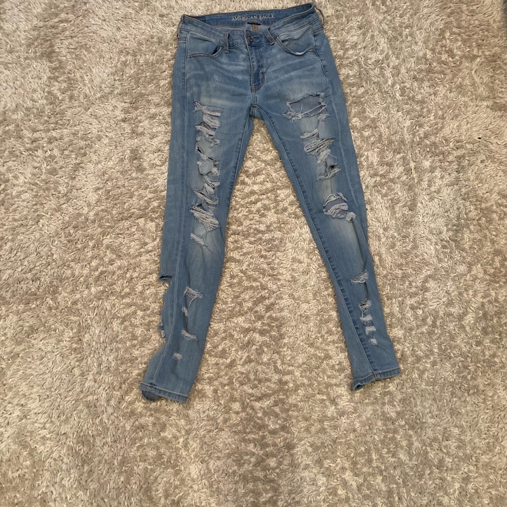 American Eagle light washed jeans